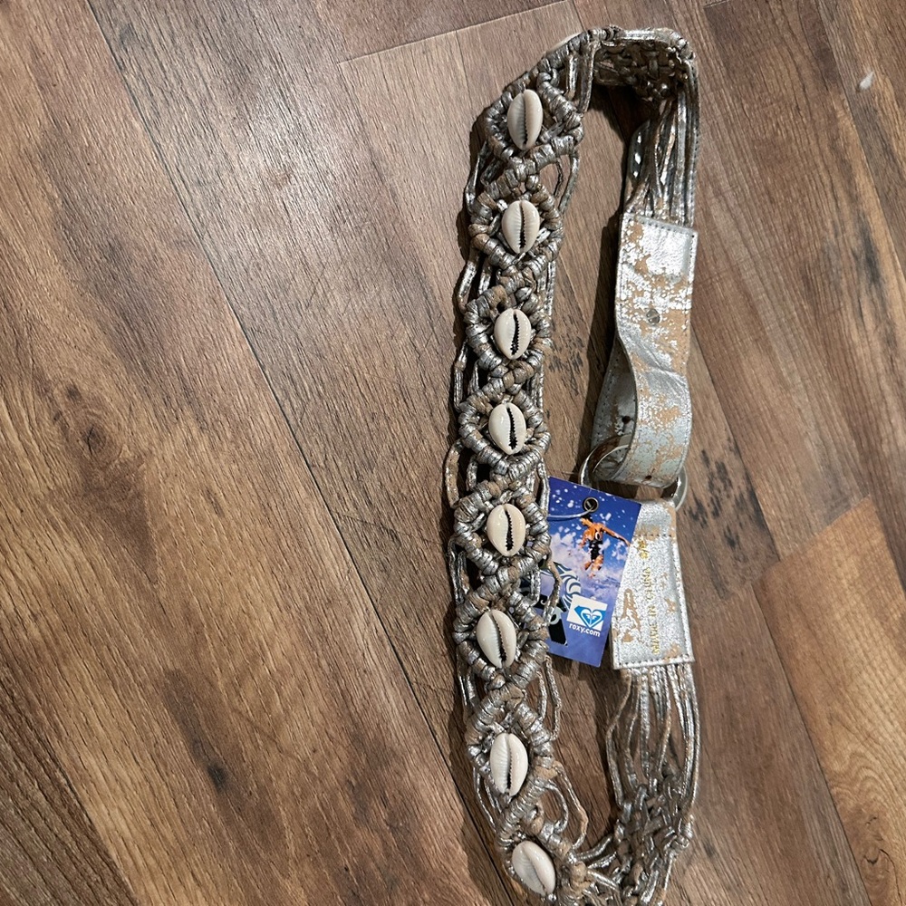 Roxy Beige and White Shell Belt